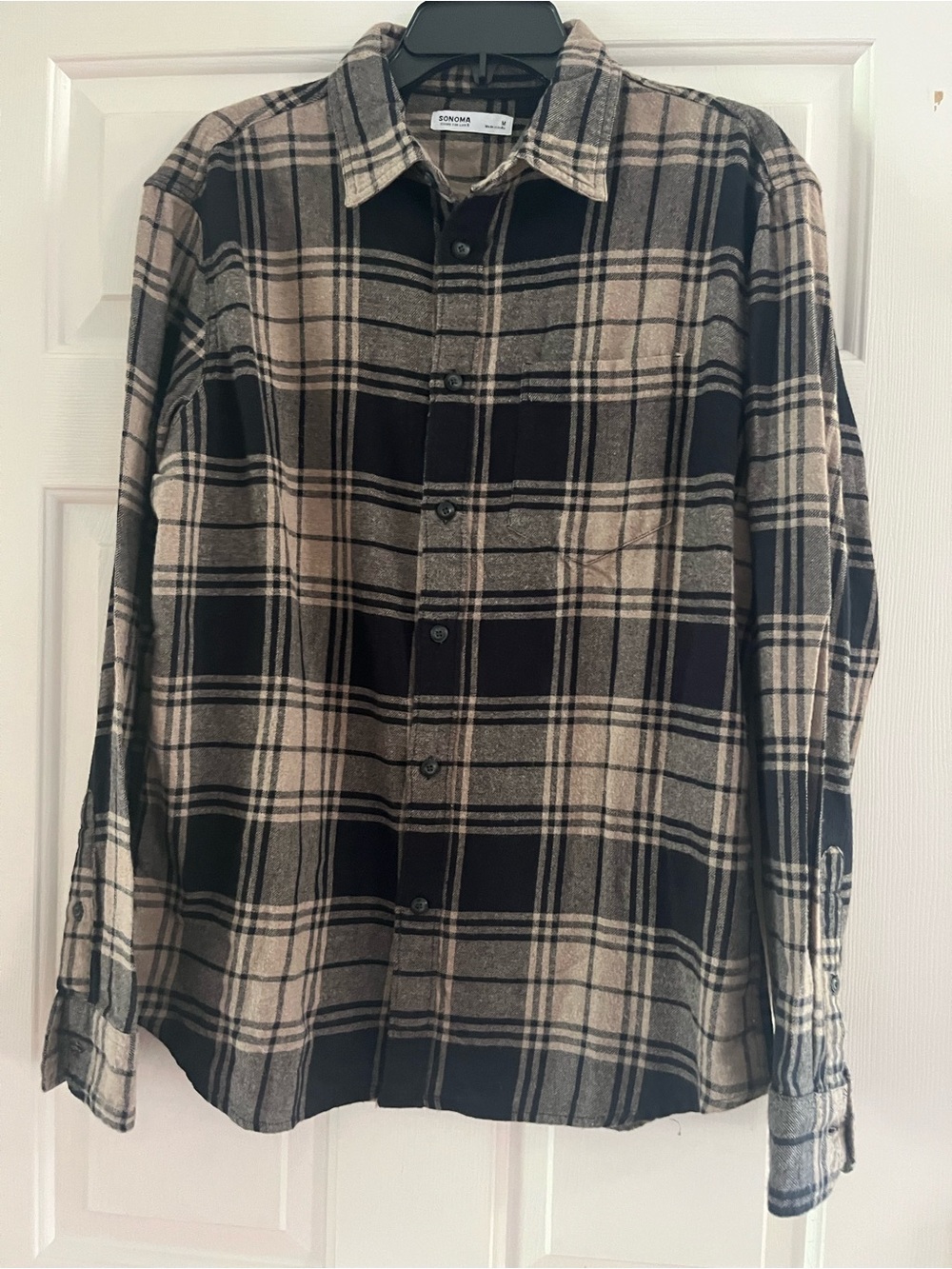 Sonoma Men’s Medium Plaid Flannel Shirt Gray Black 100% Cotton Button Front